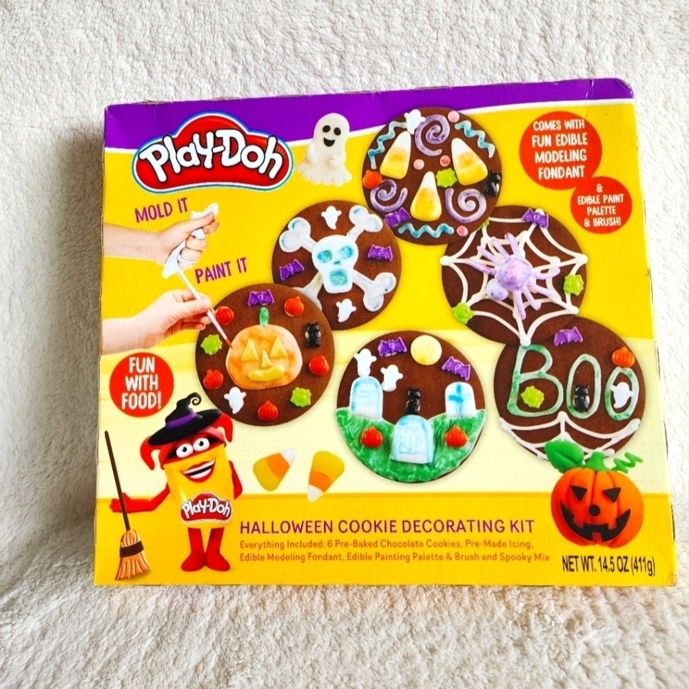 New large Play-Doh Halloween Cookie Kit for toddlers/ kids